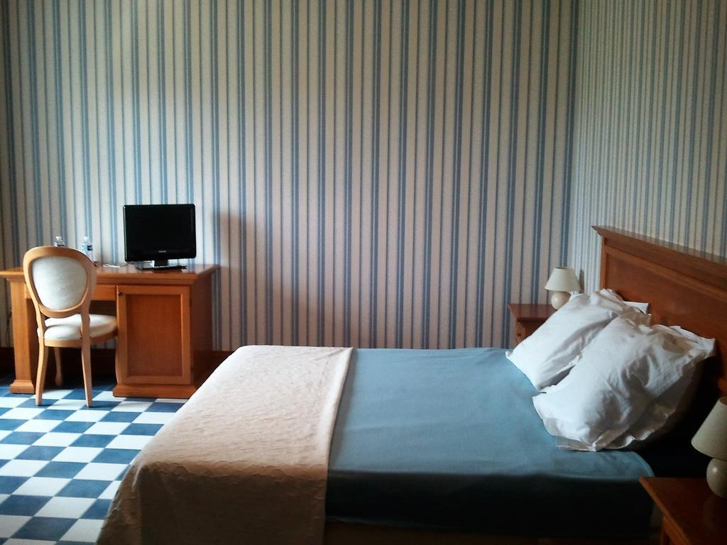 Chateau Sainte Marie Hotel Dompierre-sur-Charente Bilik gambar